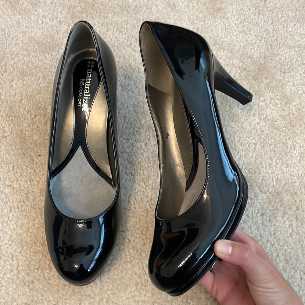 Naturalizer comfort black pumps